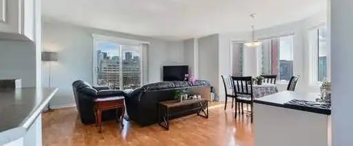 Cosmopolitan condo unit - Highly sought after | 10909 103 Ave, Edmonton - Photo 1