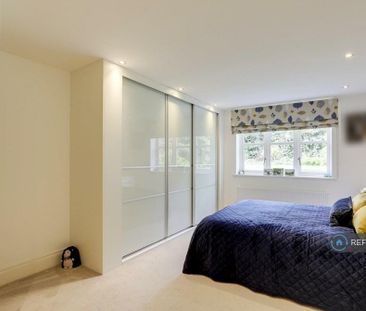 2 bedroom maisonette to rent - Photo 4