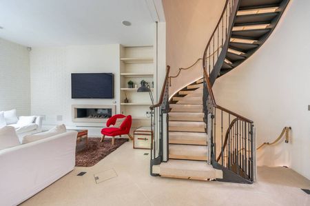 4 Bed Detached House, Adams Row, W1K - Photo 2