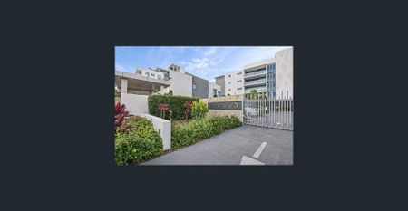 Modern & Spacious Townhouse for Lease in Secure Complex – Moments from Harbour Town - Photo 2