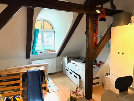 Wunderschöne Dachgeschosswohnung mit 3 Zimmern und großer Dachterrasse - Photo 2