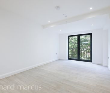 Bolters Lane, Banstead - Photo 1