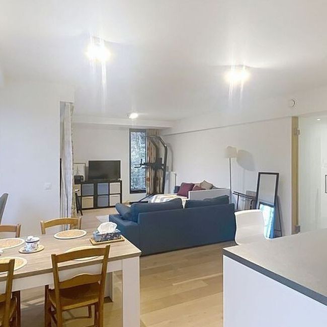 Appartement te huur in Ukkel voor € 1.300 met 2 slaapkamers - Photo 1