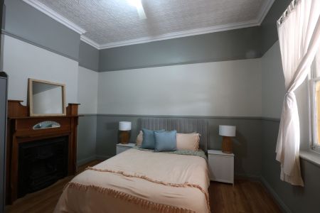 211 Rowe Street - Photo 3