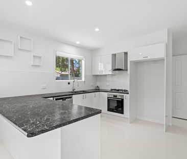 Quiet & Spacious Family Home - Photo 4