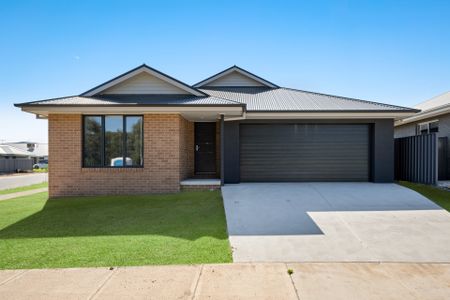 27 Huntington Grove, Thurgoona NSW 2640 - Photo 4