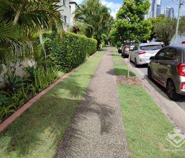 $560 PER WEEK - Photo 1