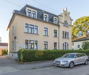 Wir renovieren für Sie! Großzügig geschnittene 3-Raumwohnung sucht ... - Foto 1