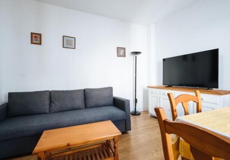 Calle Alfonso XII, Sevilla, Andalusia 41001 - Photo 3