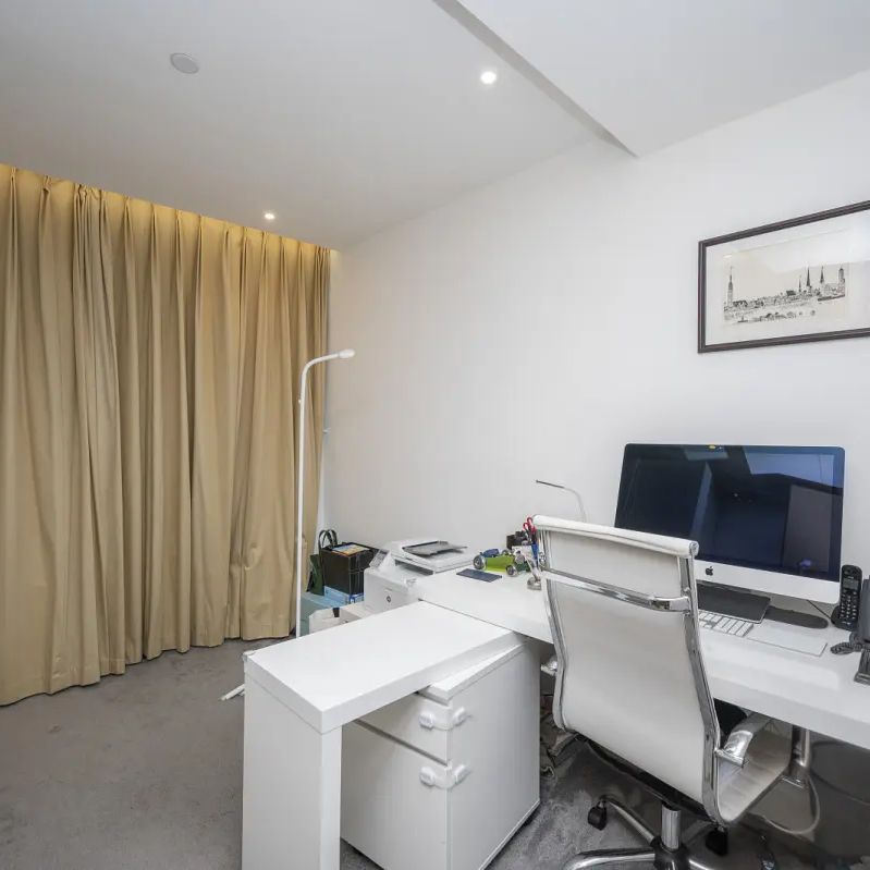 3 bedroom flat in 150 Vaughan Way - Photo 1