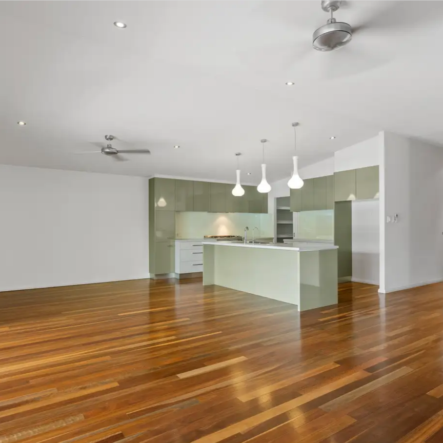 2/44 Eshelby Drive, Cannonvale QLD 4802 - House For Rent | Domain - Photo 1