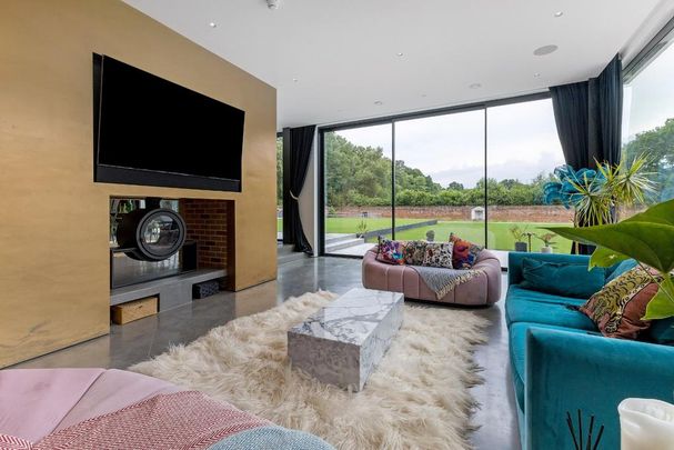 5 bedroom detached house to rent - Photo 1