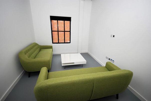 6 bedroom flat to rent - Photo 1