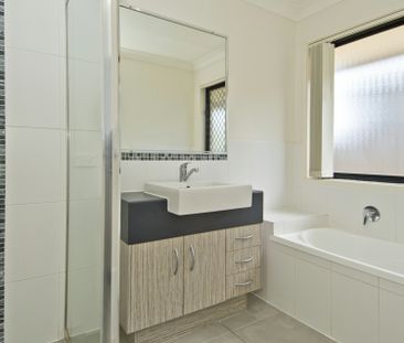 Neat and Tidy Family Home! - Photo 4