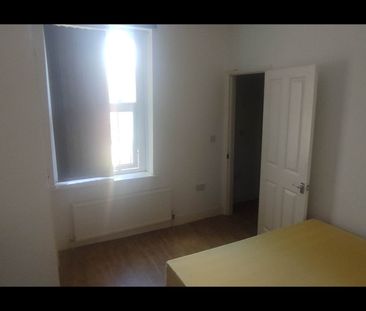 Room in a Shared House, Moravian Road, BS15 - Photo 2