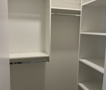 Nassau House - Photo 1