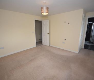 4 bedroom detached house to rent - Photo 3