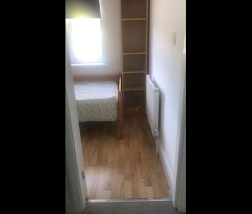 Room in a Shared House, Woodside Road, NG9 - Photo 2