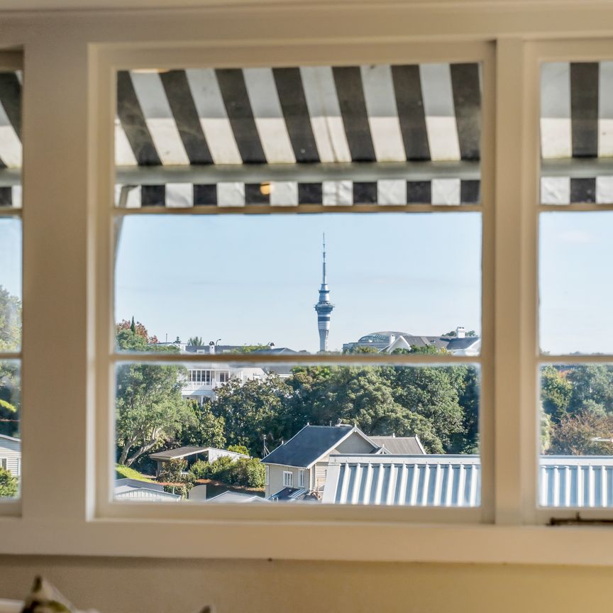 Premium Remuera Character and Position - Photo 1