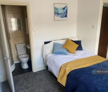 1 bedroom in a house share to rent - Photo 1