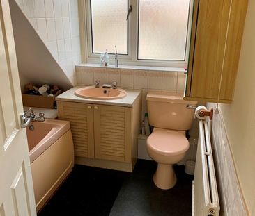 3 Bed Semi-Detached House, Tintern Crescent, RG1 - Photo 5