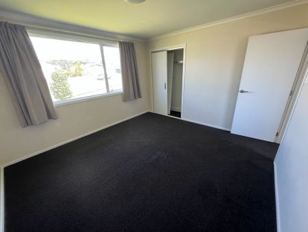 Spacious 4-Bedroom Family Home in Pukehangi - Photo 5