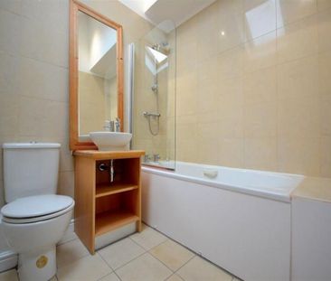 3 Bedroom Mews To Let - Photo 6