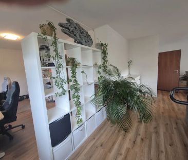 Helle 3,5-Zimmer-Wohnung mit großem Balkon, Gartenanteil und Garage... - Photo 3