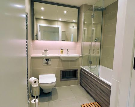 1 Bed Flat, Lombard Wharf, SW11 - Photo 5