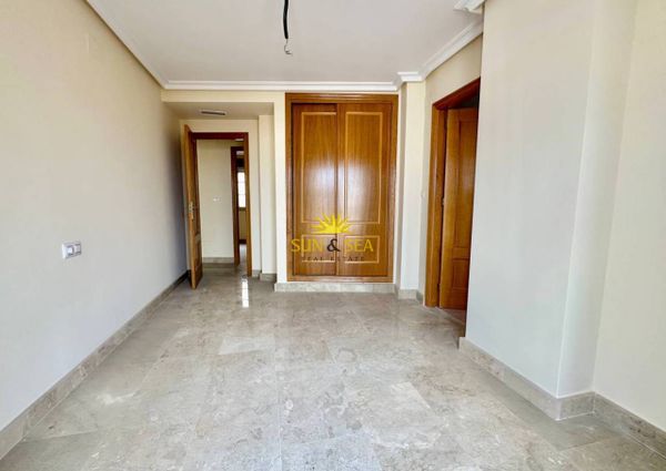 NEW 4 BEDROOM PENTHOUSE WITH SUNROOF FOR RENT IN TORREVIEJA - ALICANTE