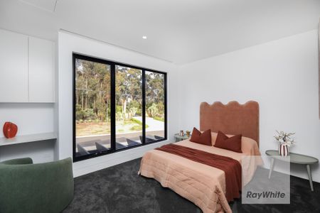 Luxury & New In Greenvale! - Photo 2