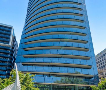 Luxury City Living Meets Resort-Style Indulgence! - Photo 6