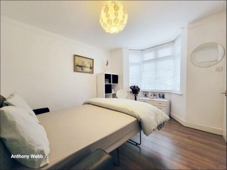4 bedroom terraced house to rent - Photo 2