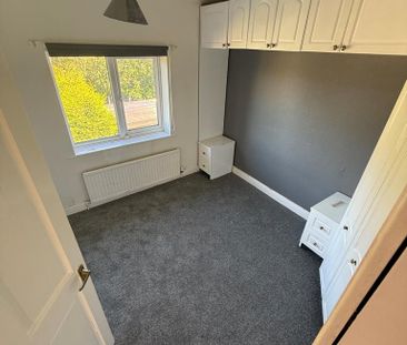 2 bedroom semi-detached house to rent - Photo 4