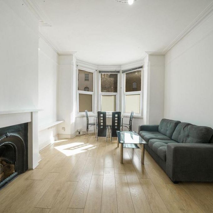 3 bedroom flat to rent - Photo 1