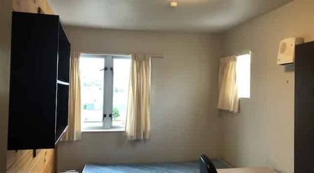 Martin Square 2 Bedroom - Photo 3