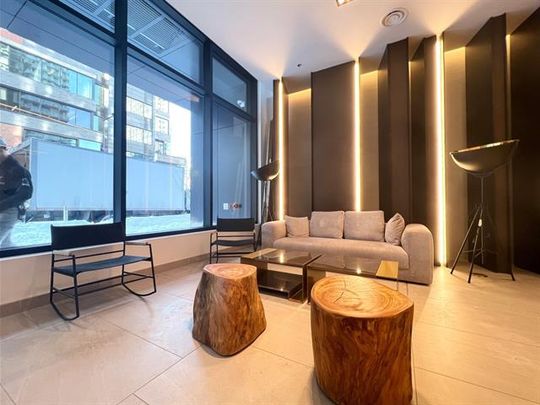 101 Rue Peel - Photo 1