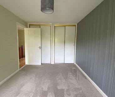 4 Bed Terraced House, Paul Gardens, CR0 - Photo 5