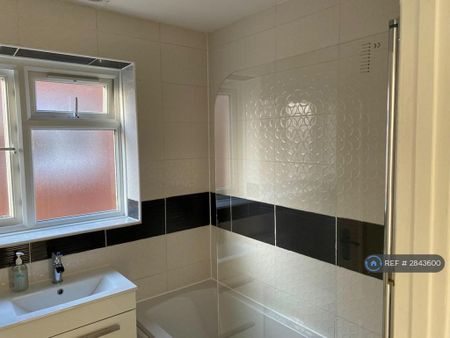 2 bedroom maisonette to rent - Photo 5