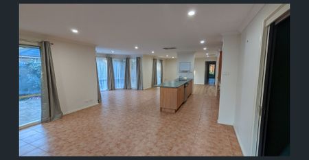 Spacious Family Home! - Photo 4