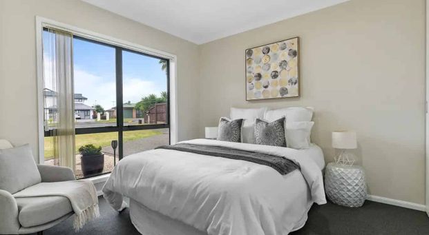 4 BEDROOM FAMILY HOME AVAILABLE NOW IN CLENDON PARK! - Photo 1