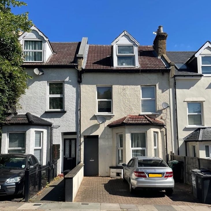 Studio Flat, Victoria Road, NW4 - Photo 1