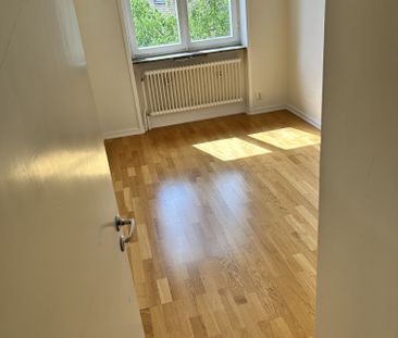 Grundläggarvägen, Bromma - Photo 1