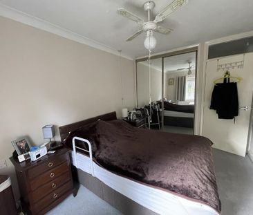 1 bedroom retirement property to rent - Photo 3