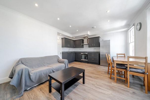 2 bedroom flat to rent - Photo 1