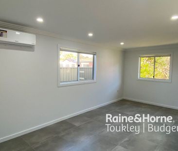 Modern & Private Granny Flat! - Photo 3