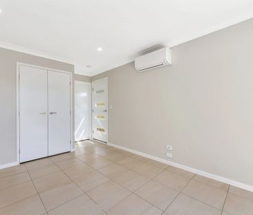 One Bedroom Modern Duplex! - Photo 5