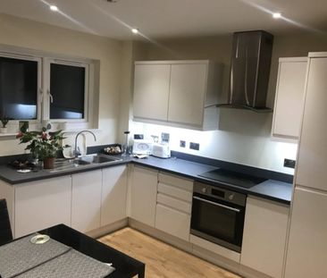 1 bedroom in a house share to rent - Photo 4