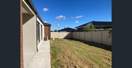 Modern Family Home North Shepparton - Photo 3