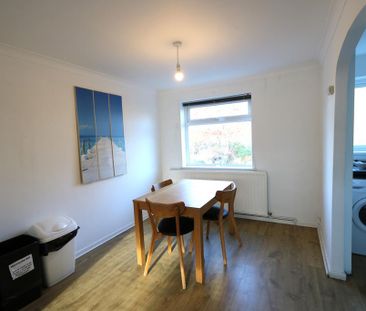 1 bedroom in a house share to rent - Photo 6